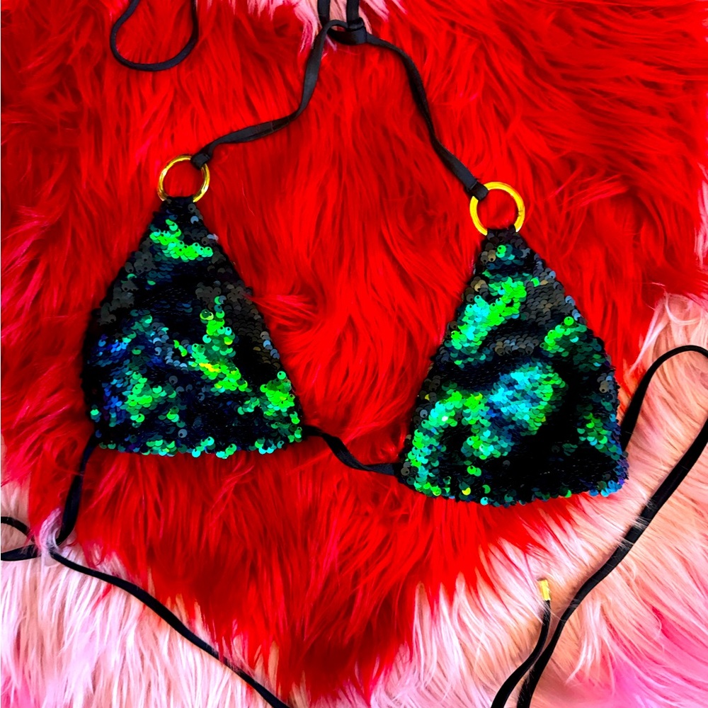 Beach Bunny sequin bikini top sz medium